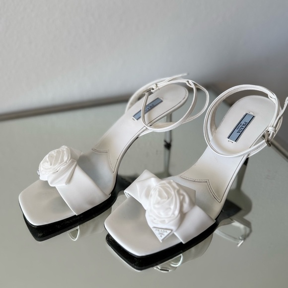 EUC PRADA Rosette leather sandals 41 - Picture 13 of 15